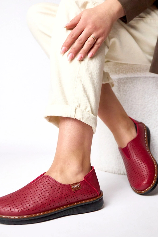 Vyno spalvos ažūriniai įmaunami...