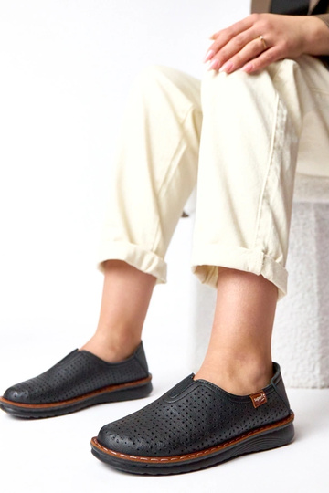 Juodi ažūriniai įmaunami...