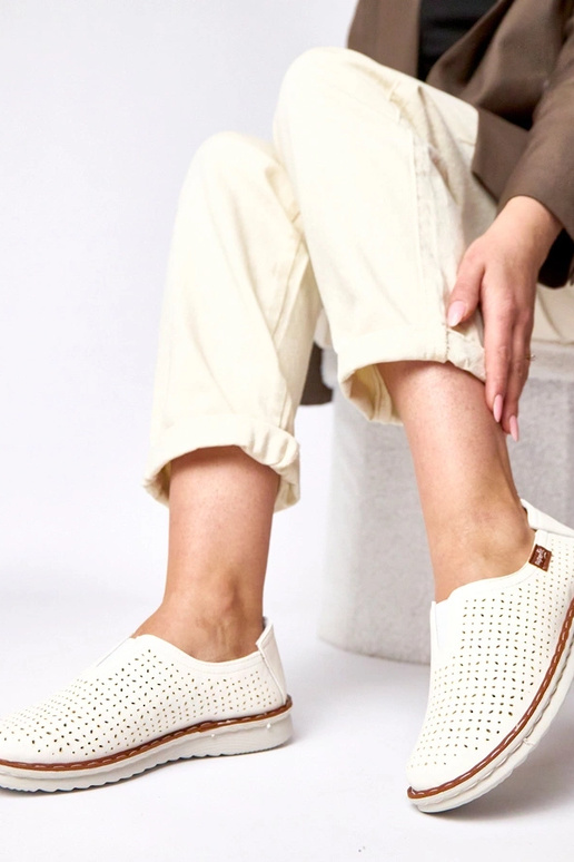 Balti ažūriniai įmaunami pusbačiai Rosa