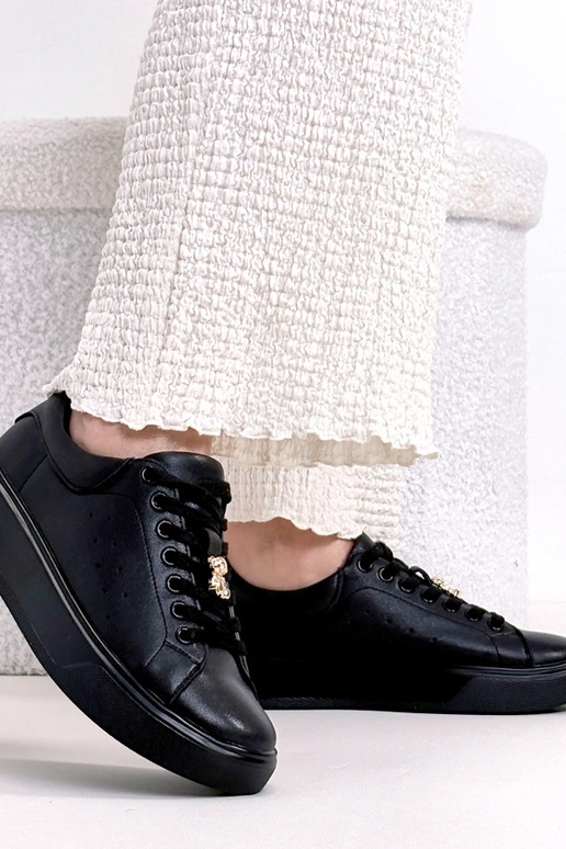 Juodi odiniai sportbačiai su...