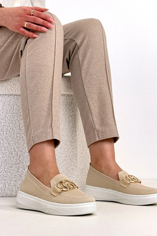 Smėlio spalvos įmaunami audiniai...