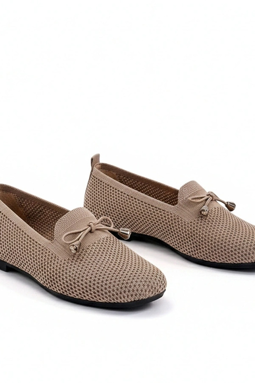 Tamsiai smėlio spalvos audiniai...