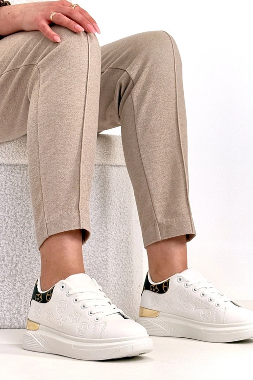 Balti sportbačiai puošti tišnimu Peyton