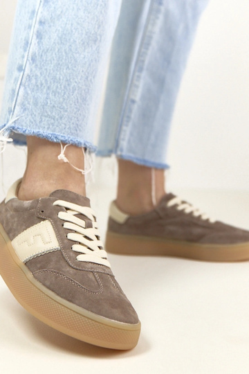 Tamsiai rudi odiniai... 2