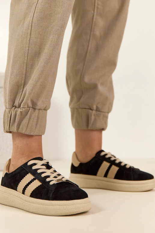 Juodi odos sportbačiai su platforma...