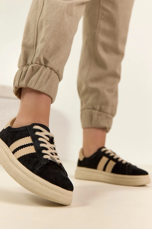 Juodi odos sportbačiai su platforma...