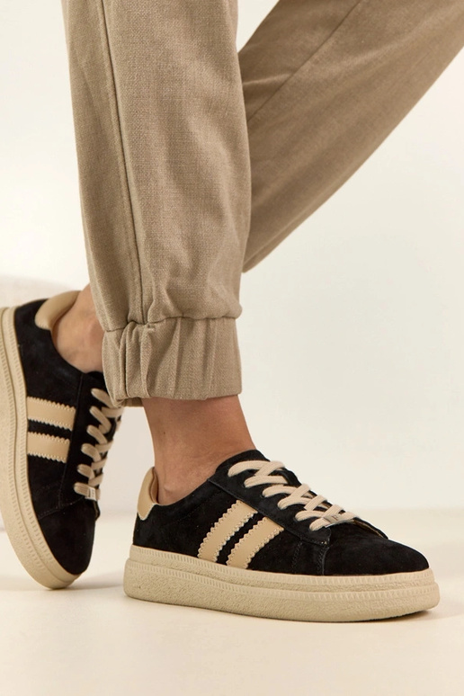 Juodi odos sportbačiai su platforma...