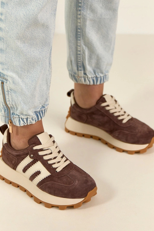 Šokolado spalvos odos sportbačiai su...