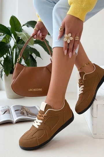 Rudi moterų sportbačiai...