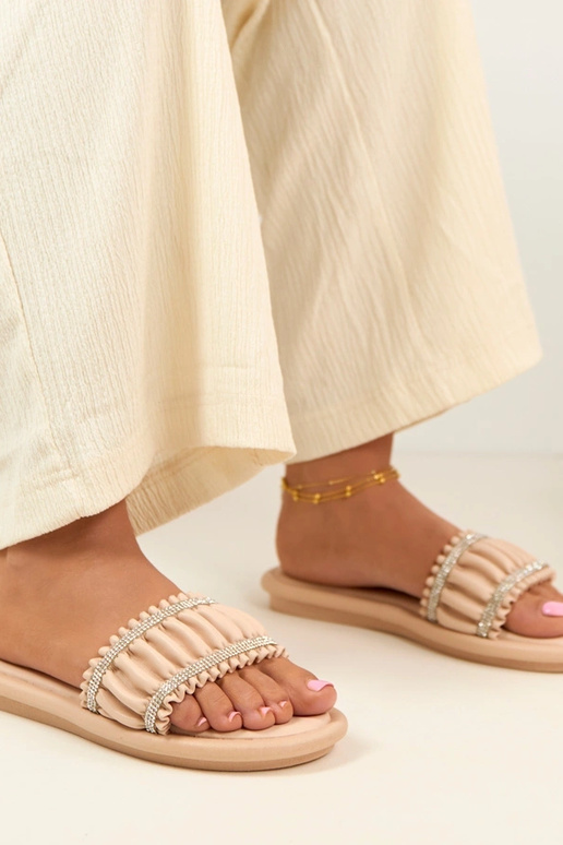 Smėlio spalvos šlepetės su kristalais...