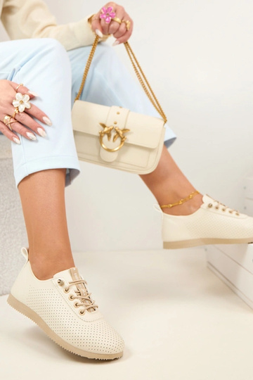 Smėlio spalvos ažūriniai...