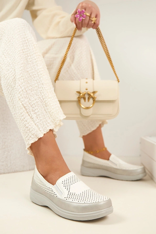 Balti sidabriniai ažūriniai įmaunami...