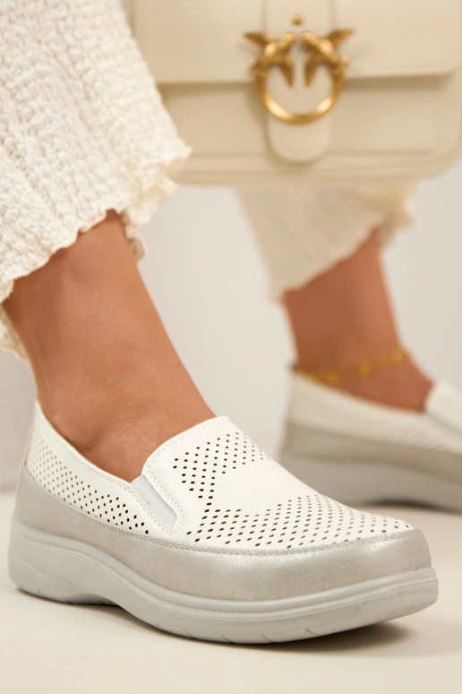 Balti sidabriniai ažūriniai įmaunami...