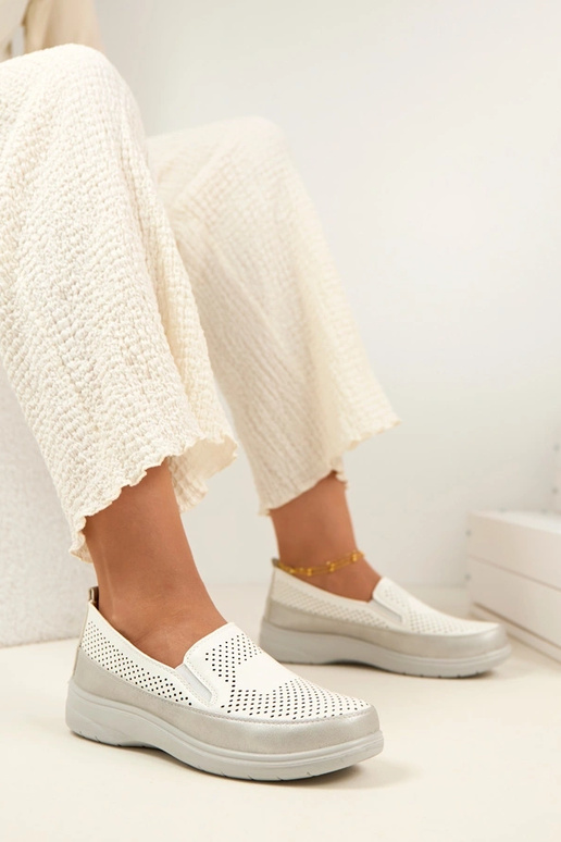 Balti sidabriniai ažūriniai įmaunami...