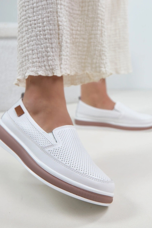 Balti ažūriniai odiniai pusbačiai...