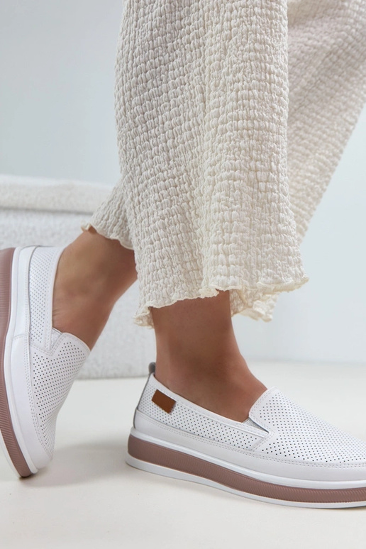 Balti ažūriniai odiniai pusbačiai...