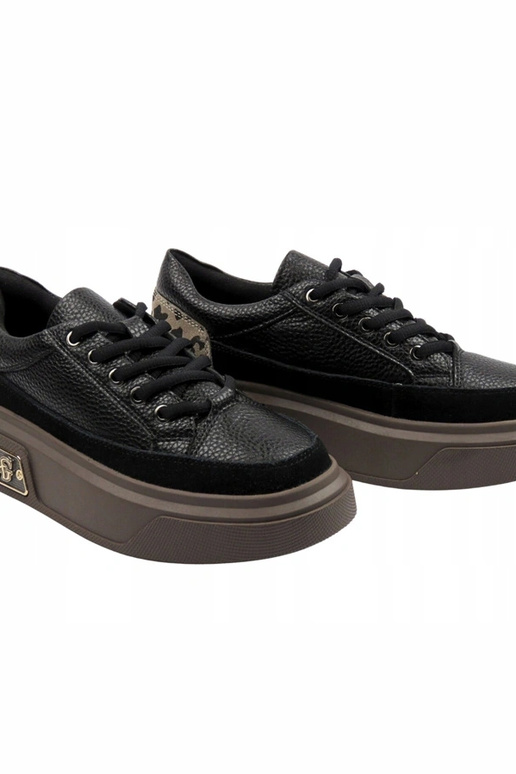 Juodi odos sportbačiai su platforma...