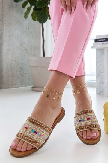 Smėlio spalvos šlepečiai... 2