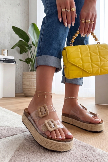 Rudi permatomai šlepečiai...