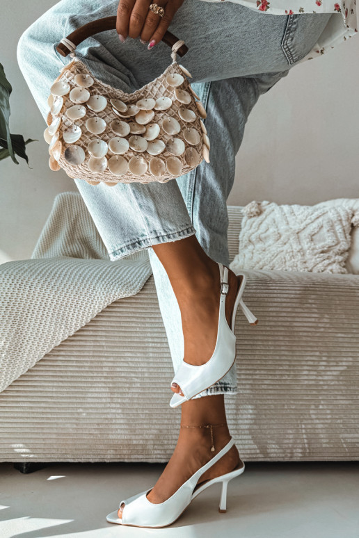 Moteriškos basutės su plonais kulniukais baltos spalvos Sevina