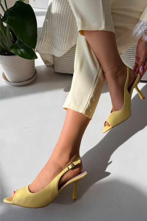 Moteriškos basutės su plonais kulniukais geltonos spalvos Sevina