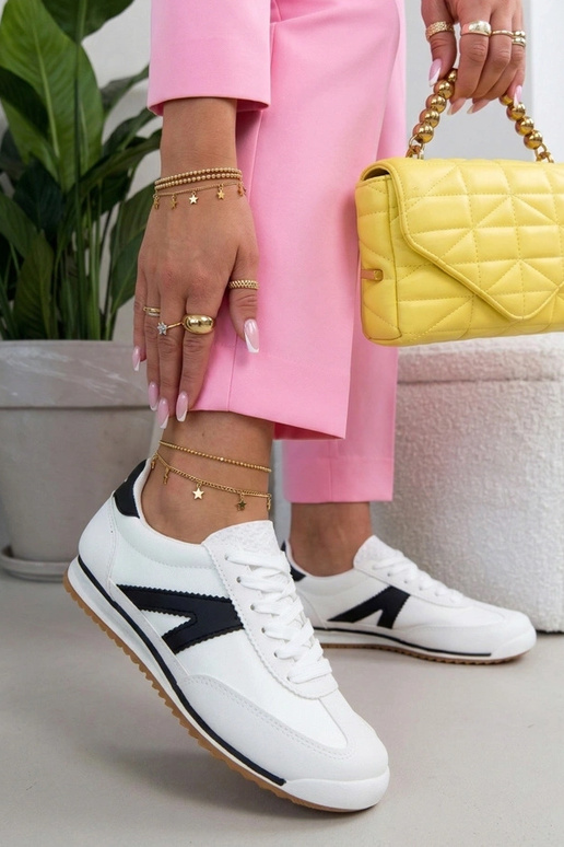 Balti sportiniai bateliai su juodais...