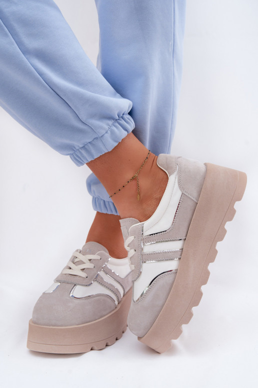 iš zomšos Sneakers modelio batai su platforma GOE TT2N4052 baltos spalvos