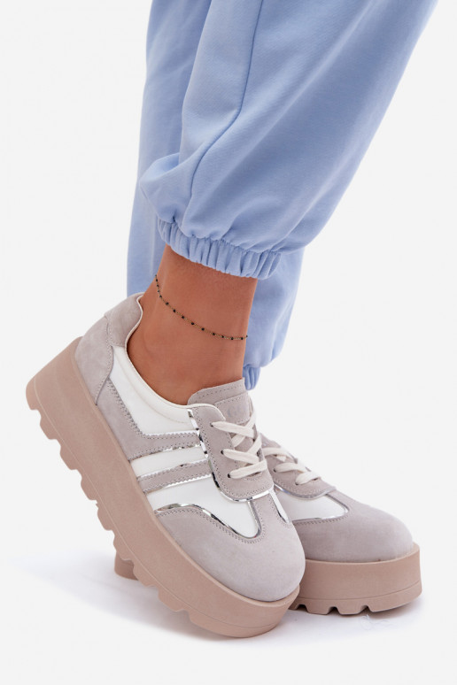 iš zomšos Sneakers modelio batai su platforma GOE TT2N4052 baltos spalvos