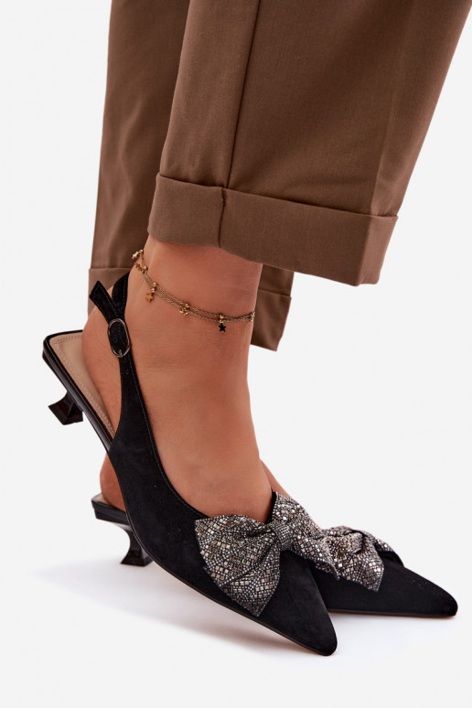 Oda Zomšinės basutės su kaspinais su kulniukais D&A CR61-3130 juodos spalvos