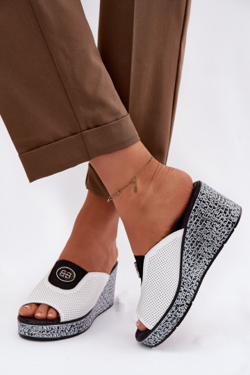 Odinės šlepetės su platforma su ornamentais S.Barski LR61-7011 baltos spalvos