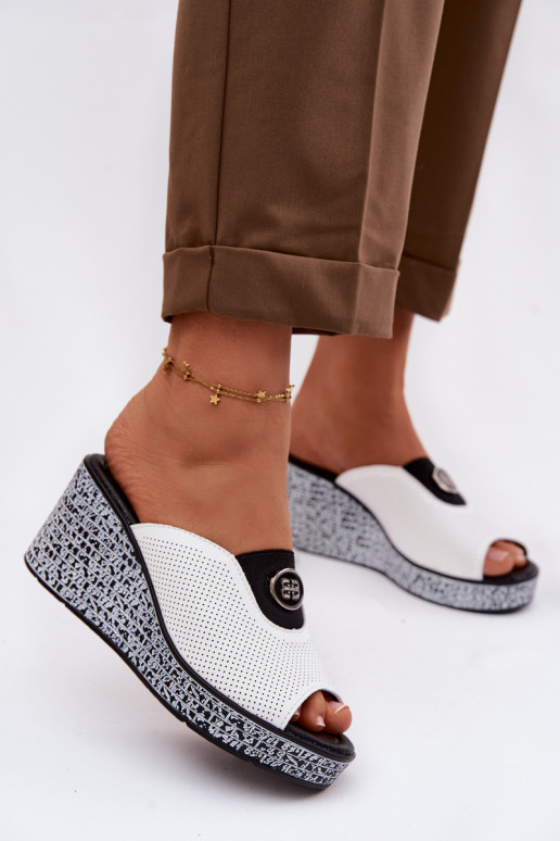 Odinės šlepetės su platforma su ornamentais S.Barski LR61-7011 baltos spalvos