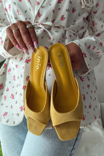 Moteriškos šlepetės Įjungta Smukłym Obcasie geltonos spalvos Revina