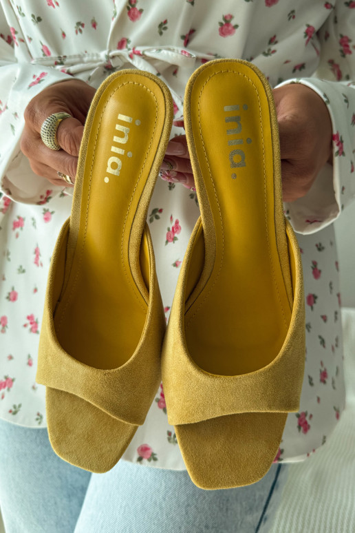 Moteriškos šlepetės Įjungta Smukłym Obcasie geltonos spalvos Revina