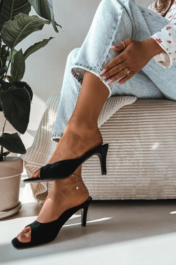 Moteriškos šlepetės Įjungta Smukłym Obcasie juodos spalvos Revina 2