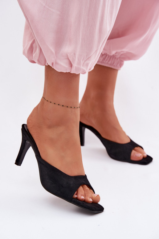 Moteriškos šlepetės Įjungta Smukłym Obcasie juodos spalvos Revina