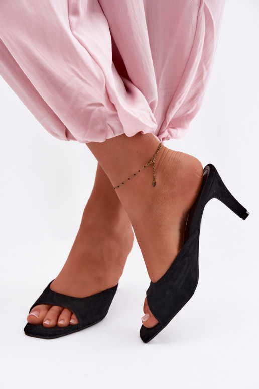 Moteriškos šlepetės Įjungta Smukłym Obcasie juodos spalvos Revina