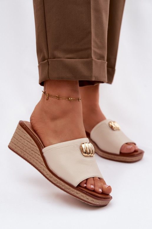 Moteriškos šlepetės su platformasuImitacją Plecionki Sergio Leone KL325 smėlio spalvos