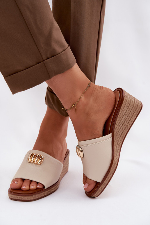 Moteriškos šlepetės su platformasuImitacją Plecionki Sergio Leone KL325 smėlio spalvos