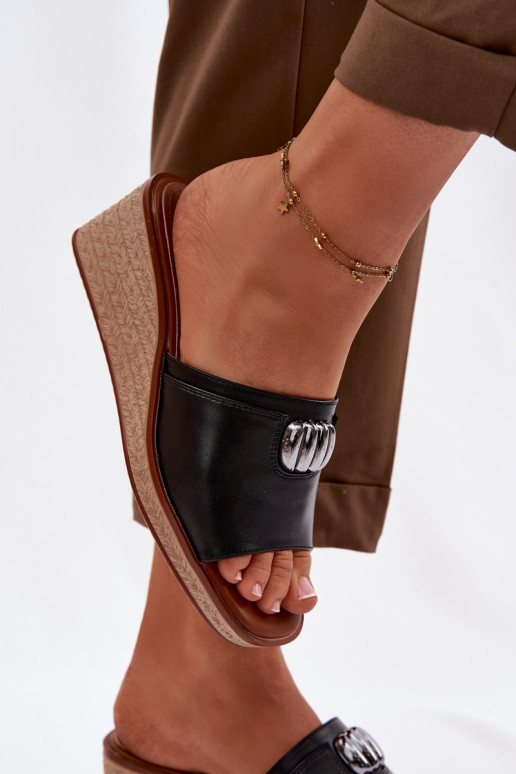 Moteriškos šlepetės su platformasuImitacją Plecionki Sergio Leone KL325 juodos spalvos