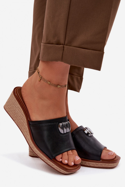 Moteriškos šlepetės su platformasuImitacją Plecionki Sergio Leone KL325 juodos spalvos