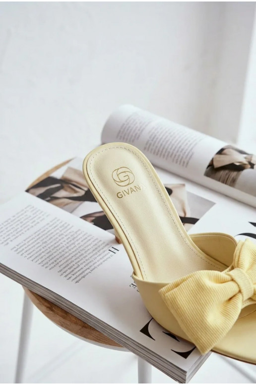 Moteriškos šlepetės su plonais kulniukais su kaspinais geltonos spalvos Jelessa