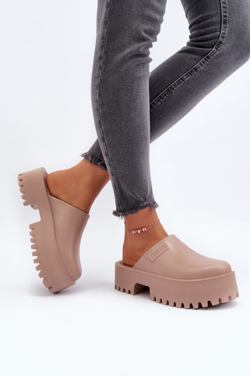 Šlepetės su madingais masyviais padais Big Star NN274016 smėlio spalvos