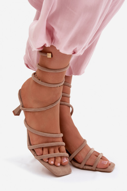 Moteriškos basutės su kulniukais su juostelėmis smėlio spalvos Samara