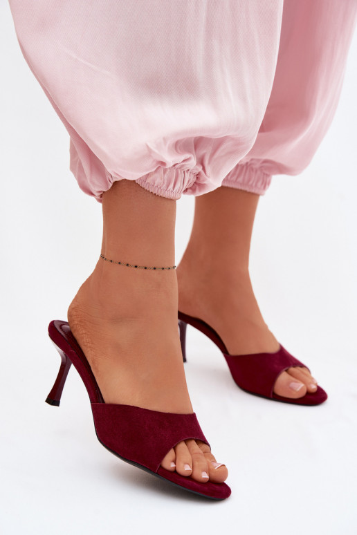 ŠlepetėssuImitacji iš zomšosu su plonais kulniukais bordo spalvos Melissea