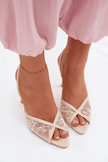 Moteriškos basutės su plonais kulniukais su nėriniais I Zdobieniem smėlio spalvos Melivelle