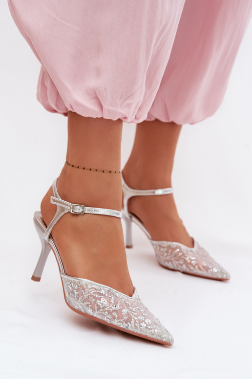 Tinklelis Moteriškos basutės su plonais kulniukaissusu blizgesiuującym Zdobieniem sidabro spalvos Laria