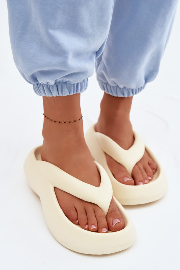 Moteriški šlepetės su putplasčiu Šlepetės dramblio kaulo spalvos Roux