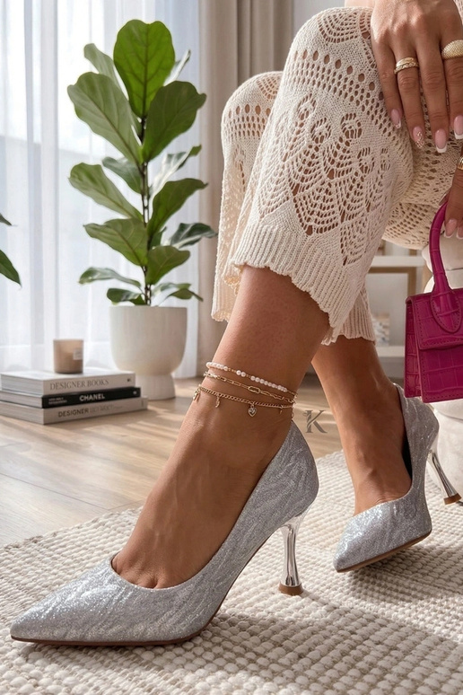 Sidabrinės špilkės su blizgančiu...