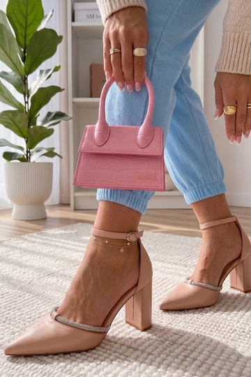 Smėlio spalvos bateliai su... 2