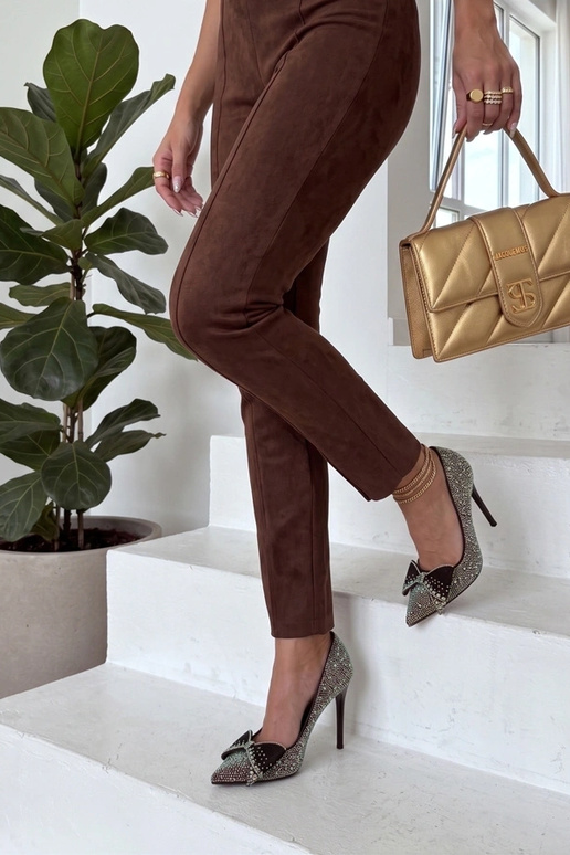 Juodi aukštakulniai su cirkoniais...